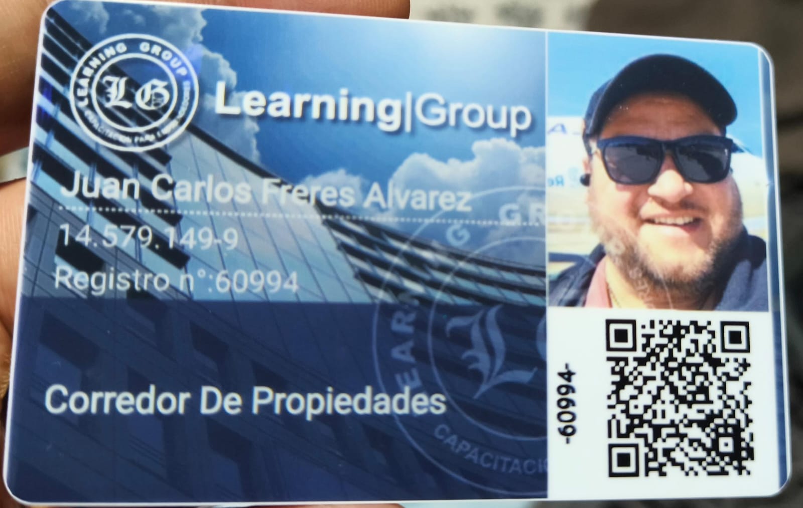 Credencial profesional de Juan Carlos Freres Álvarez